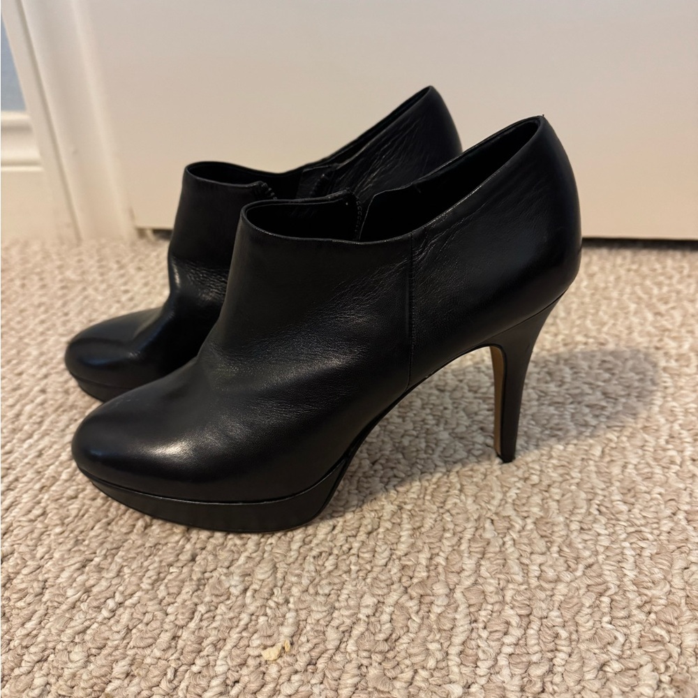 Vince Camuto Black Heeled Boots Sleek Design